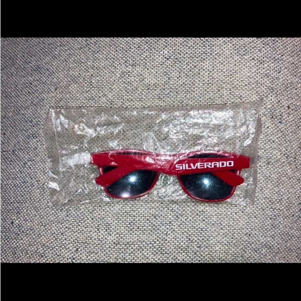 Chevrolet Sunglasses Mens Red Silverado Chevy Truck Promo UV Protect Auto Show - Picture 3 of 6